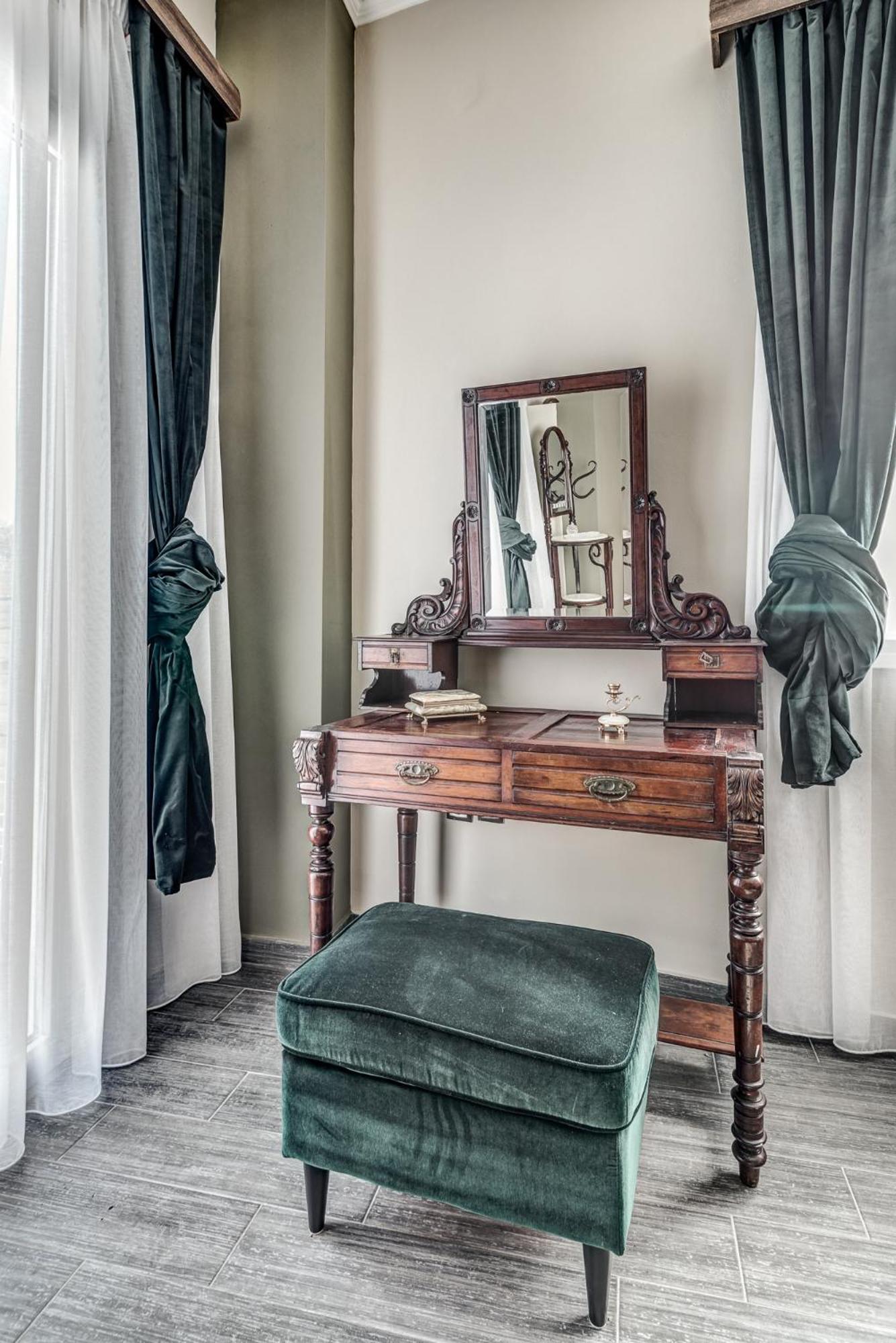 Villa Intemella Kompitsion Екстер'єр фото