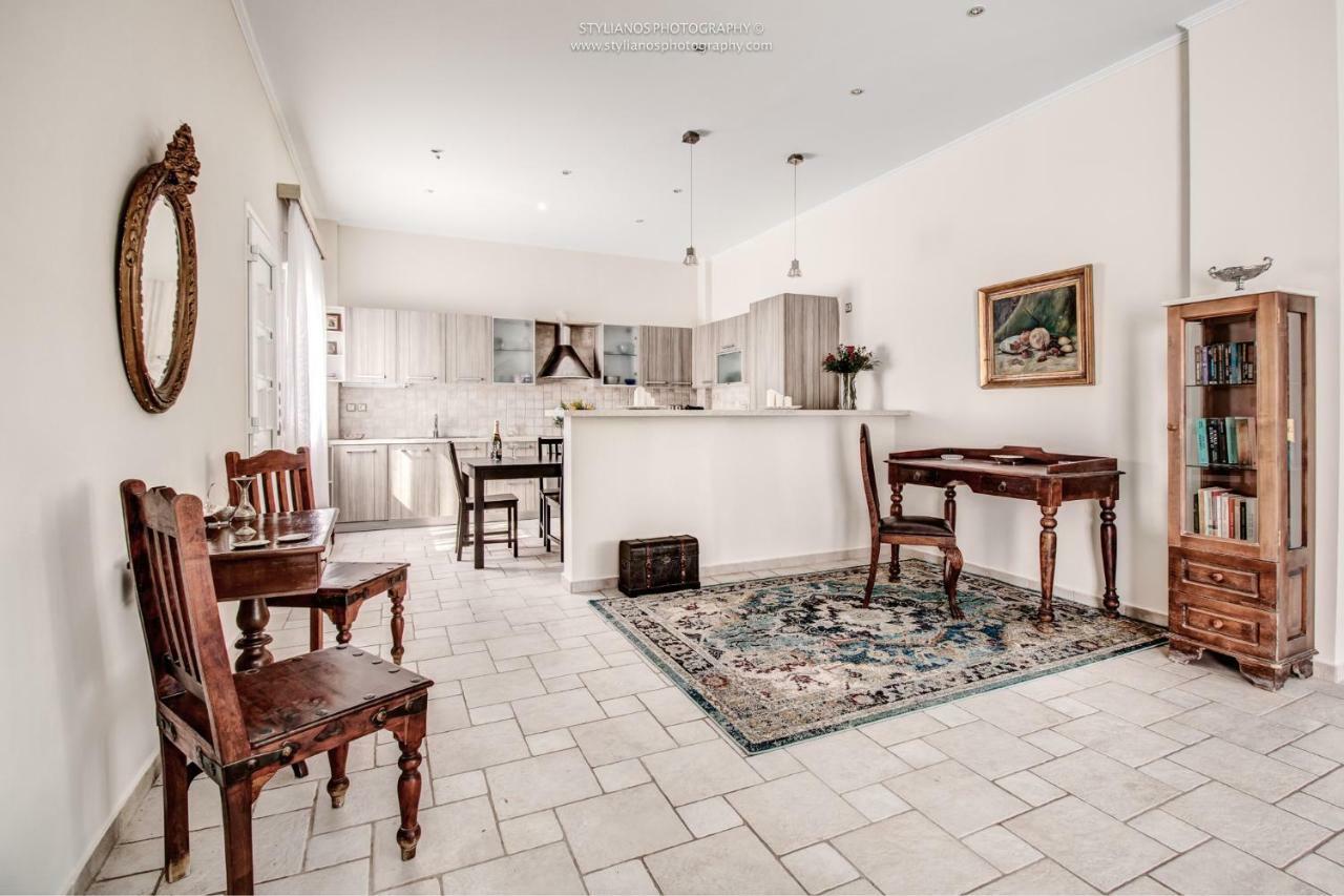 Villa Intemella Kompitsion Екстер'єр фото