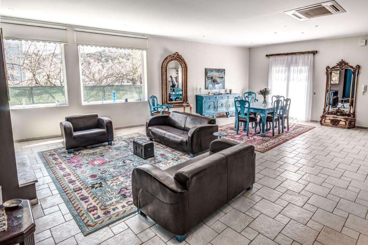 Villa Intemella Kompitsion Екстер'єр фото